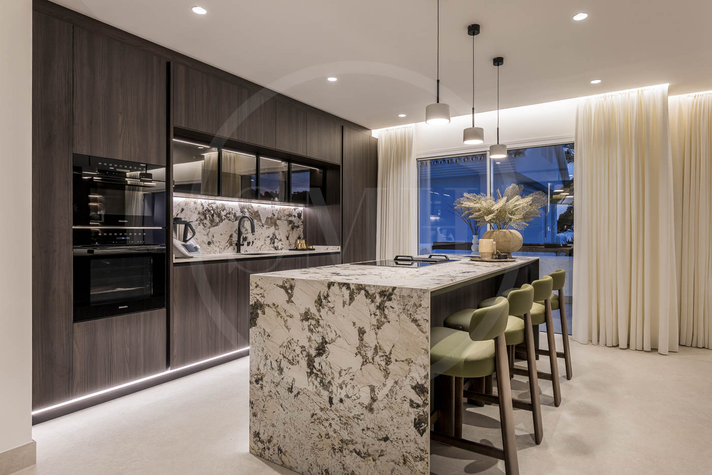 LosMonterosPalmBeach-32